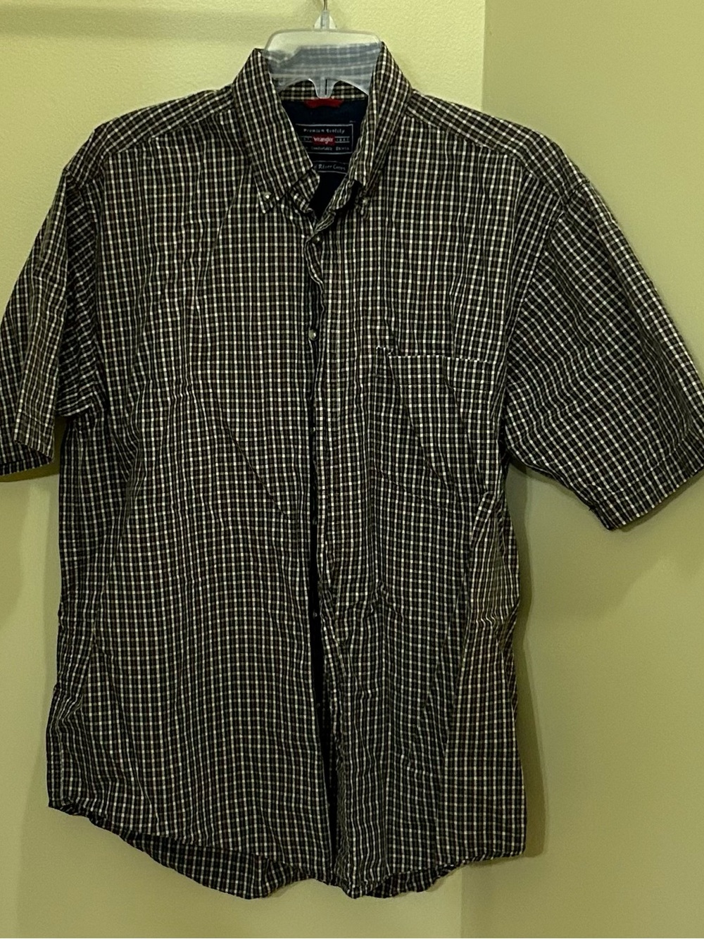 Wrangler Men's Short-Sleeve Plaid Button-Down Shirt - Brown & White
